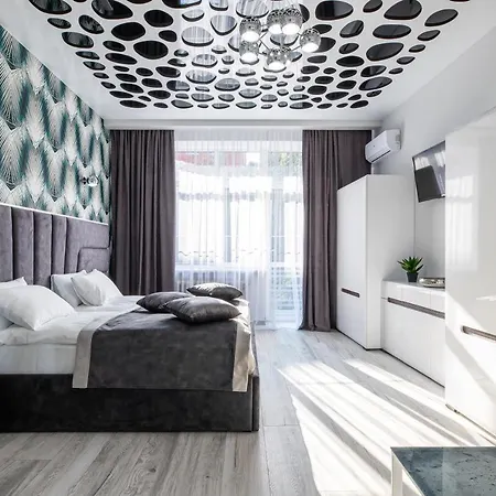 Levia Apartment-with 2 Bedrooms In The Old Town Апартаменти