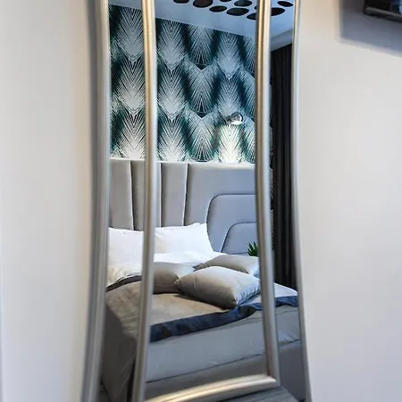 Levia Apartment-with 2 Bedrooms In The Old Town Апартаменти