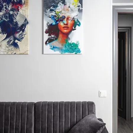 Levia Apartment-with 2 Bedrooms In The Old Town Апартаменти *