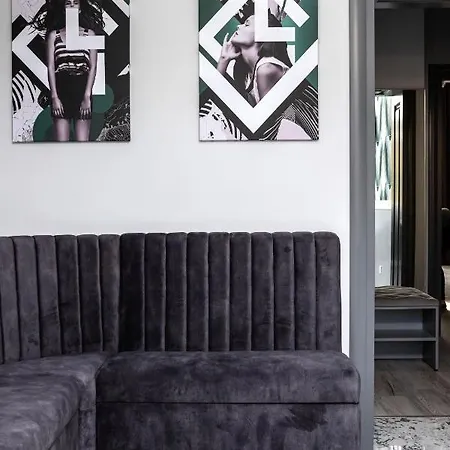 Апартаменти Levia Apartment-with 2 Bedrooms In The Old Town *