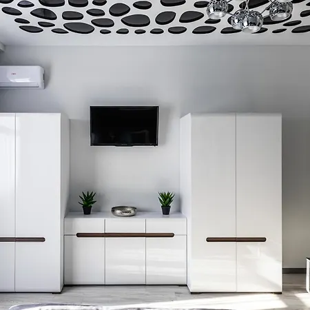 Апартаменти Levia Apartment-with 2 Bedrooms In The Old Town