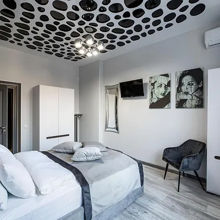 Levia Apartment-with 2 Bedrooms In The Old Town Lviv